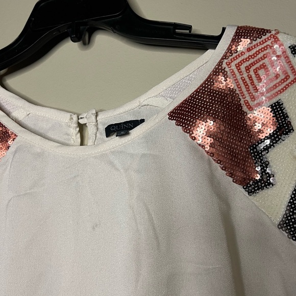 Sequin short sleeve blouse - Picture 2 of 6